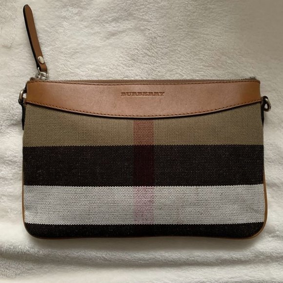 AUTHENTIC BURBERRY PEYTON WRISTLET/CROSSBODY BAG - Picture 1 of 7